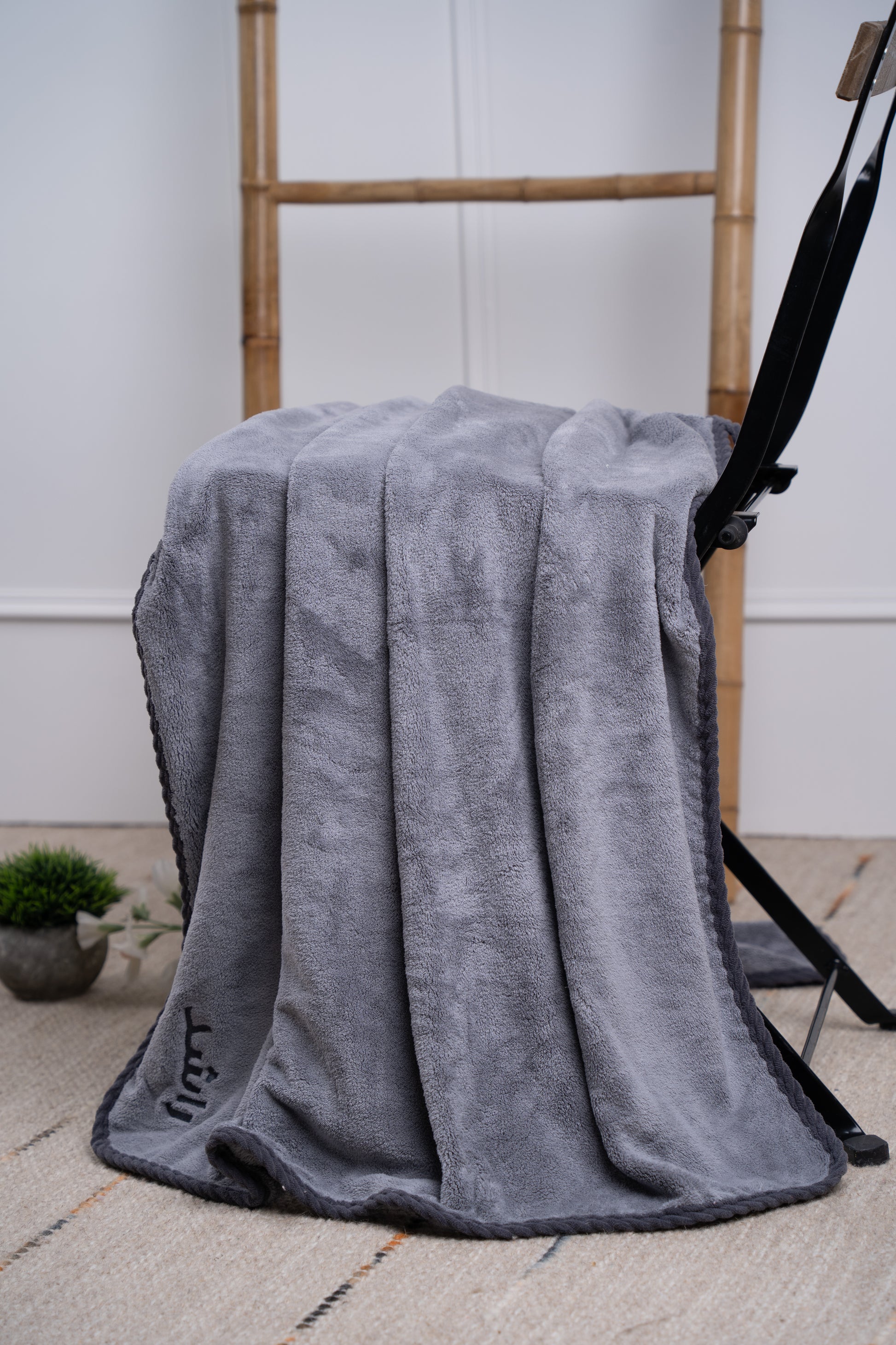 Medium Towel - Shadow