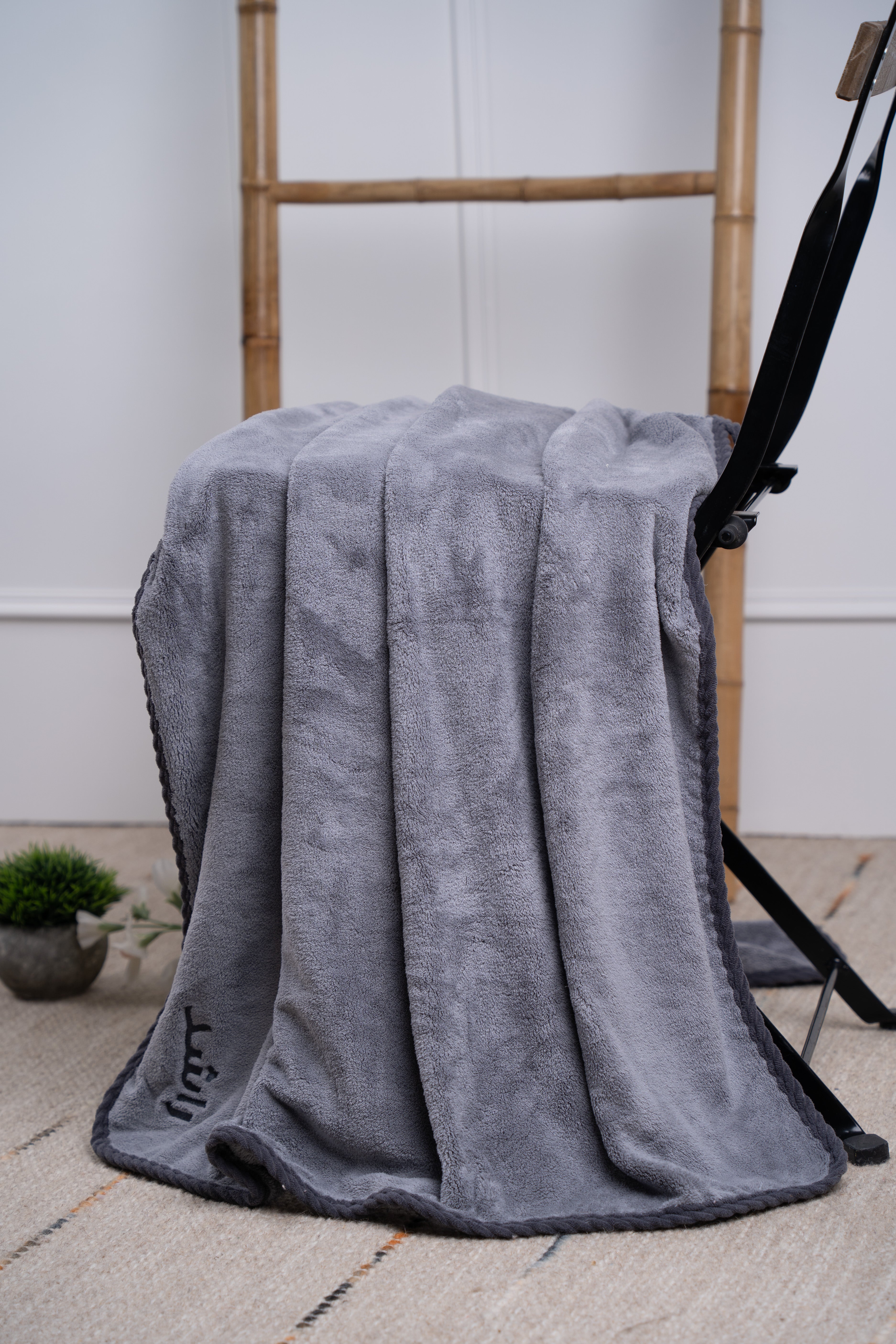 Medium Towel - Shadow